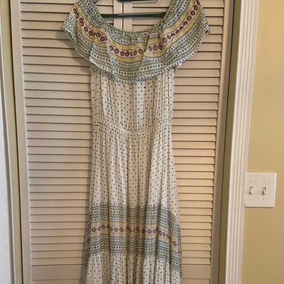 Dress - Picture 1 of 1